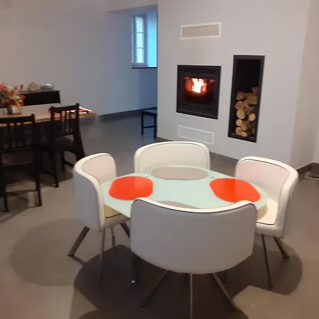 Les Pyreneales Dans Le Madiranais *